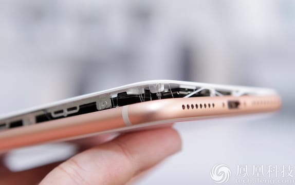 Iphone 8 splitting